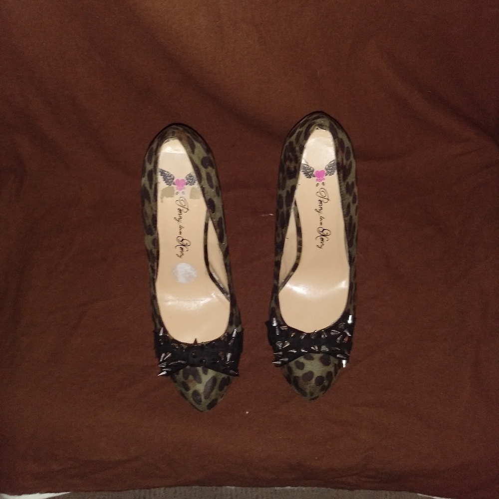 Shoes - Picture 4 of 4